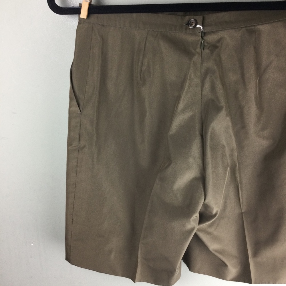 NWT Michael Kors 100% Silk High Rise Creased Front Moss Green 9” Shorts Size 4 - Picture 6 of 9